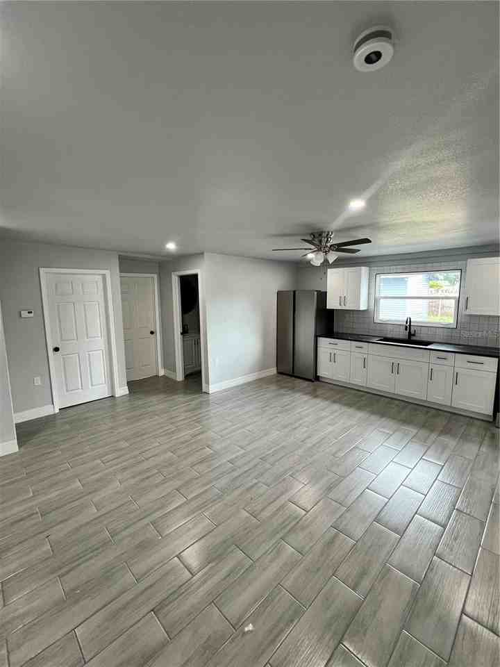 2309 21st Ave W - Photo 3 of 12