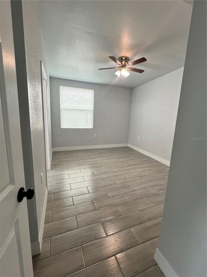 2309 21st Ave W - Photo 6 of 12