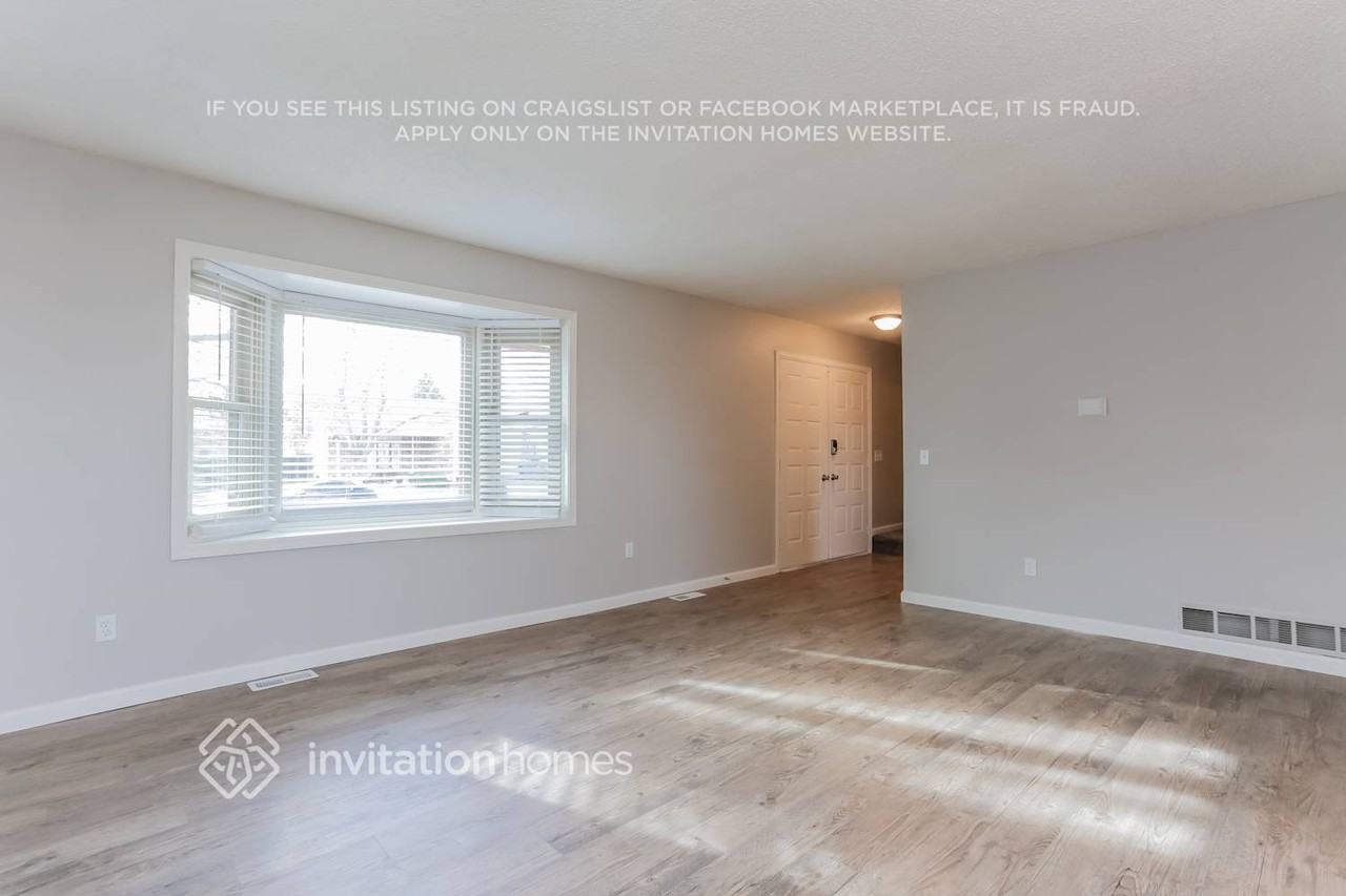 2569 E 102nd Ave - Photo 2 of 18