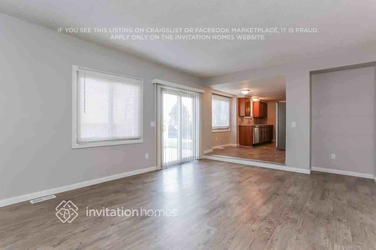 2569 E 102nd Ave - Photo 7 of 18