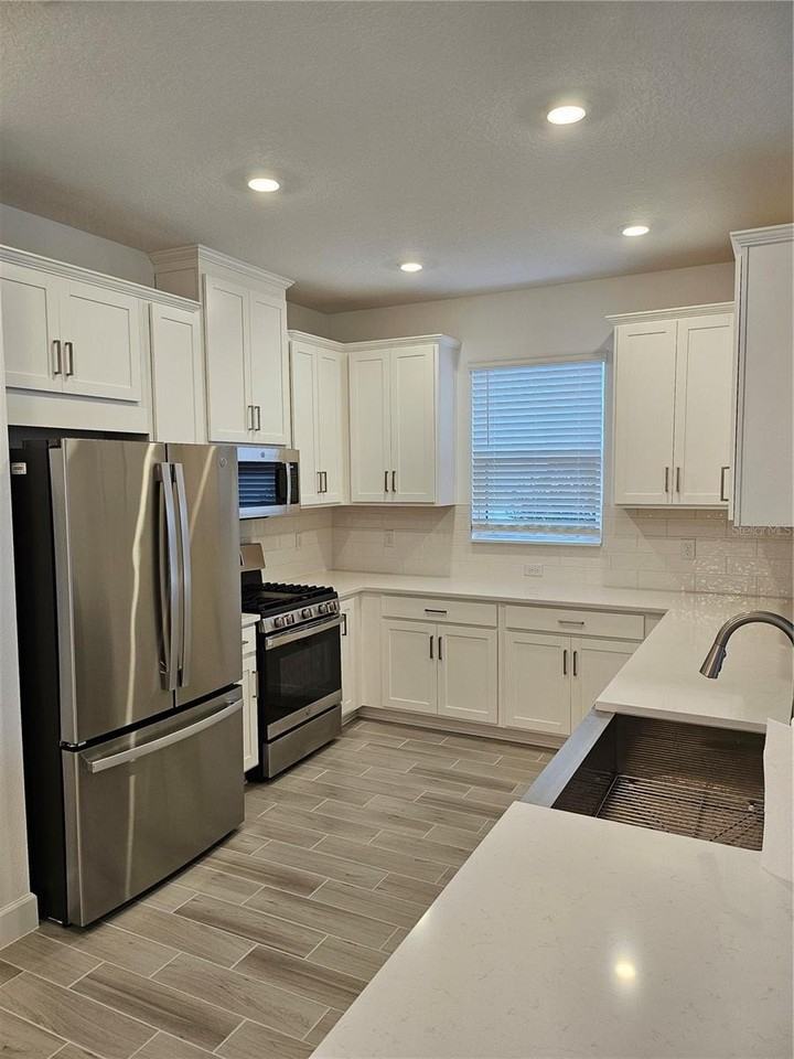 10057 Morning Mist Ln - Photo 4 of 33