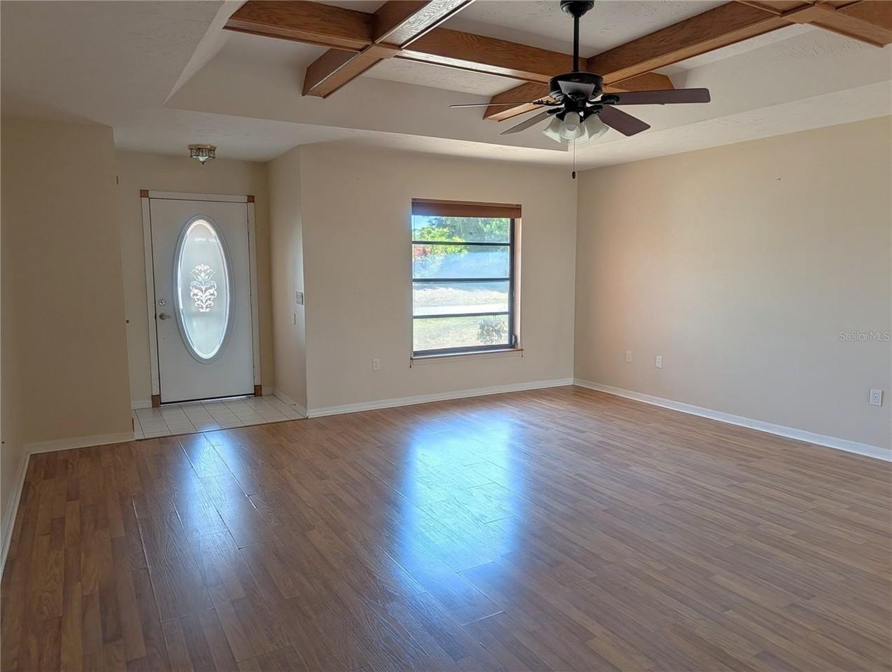 88 Temple Rd - Photo 6 of 32