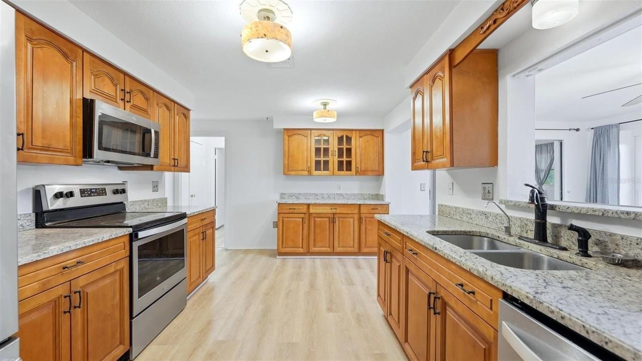 1329 Nantucket Rd - Photo 3 of 50