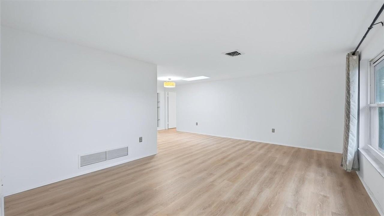 1329 Nantucket Rd - Photo 5 of 50