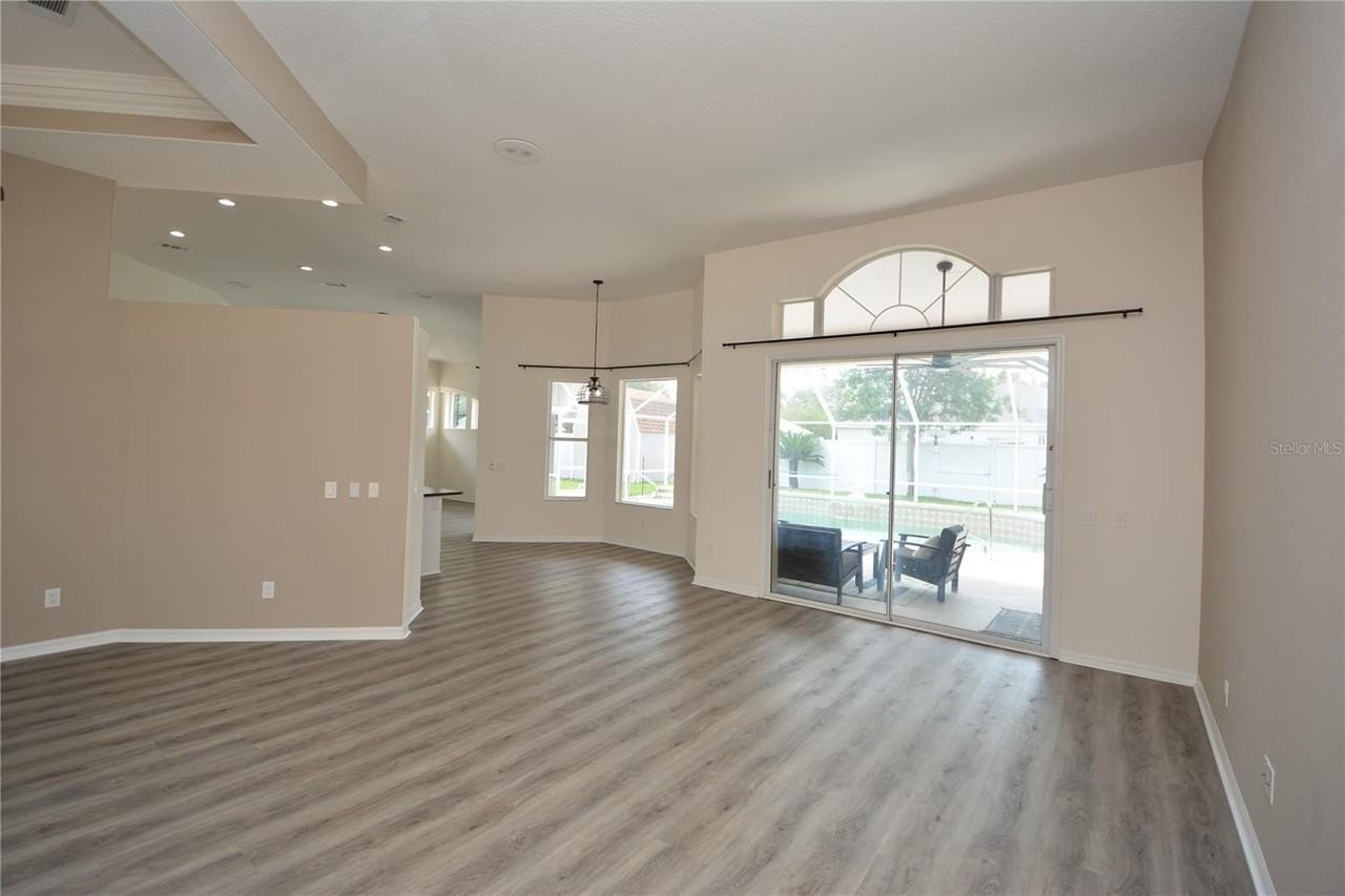 18 Wellwater Dr - Photo 6 of 38