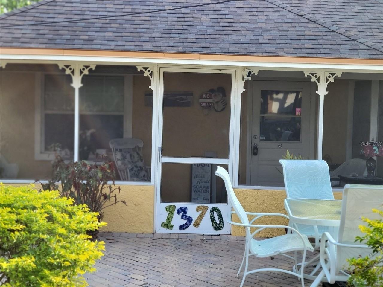1370 Greenway Dr - Photo 2 of 34