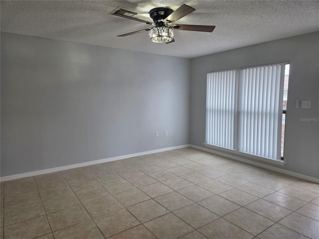743 E Alfred St - Photo 5 of 15