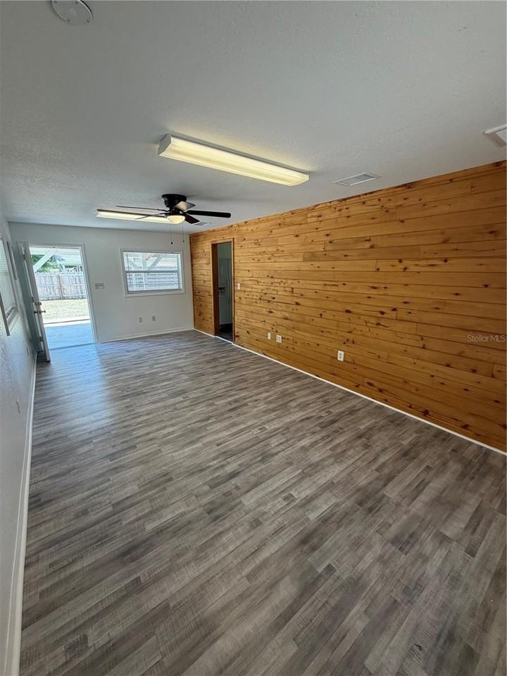 306 N Iona Ave - Photo 6 of 15