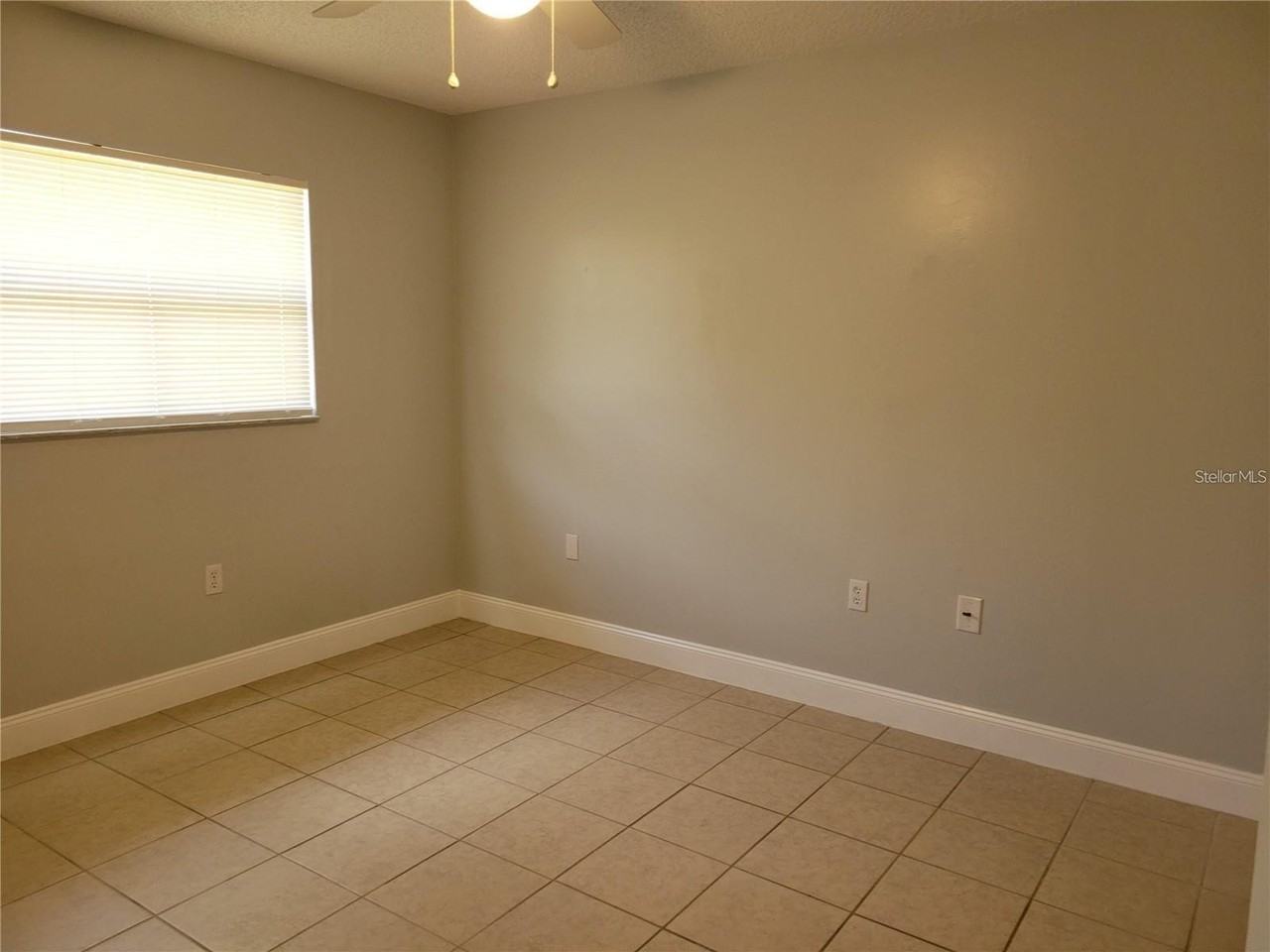 807 Mclain Ct - Photo 2 of 37