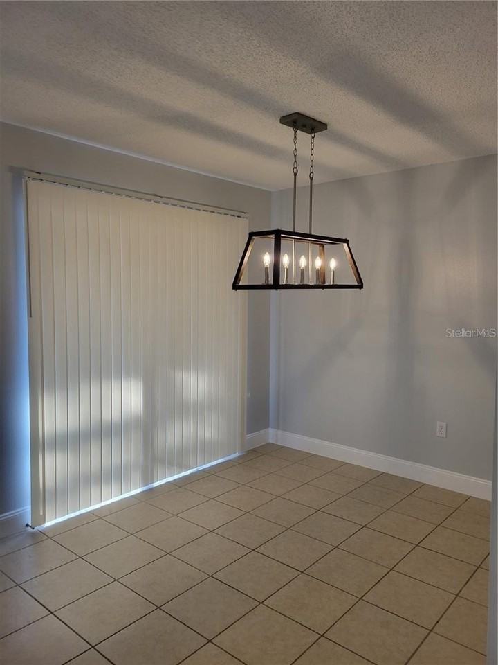 807 Mclain Ct - Photo 4 of 37