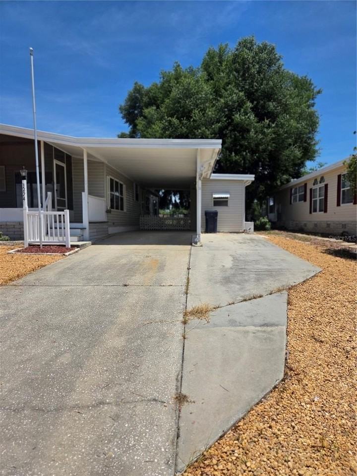 3224 Manatee Rd - Photo 2 of 27