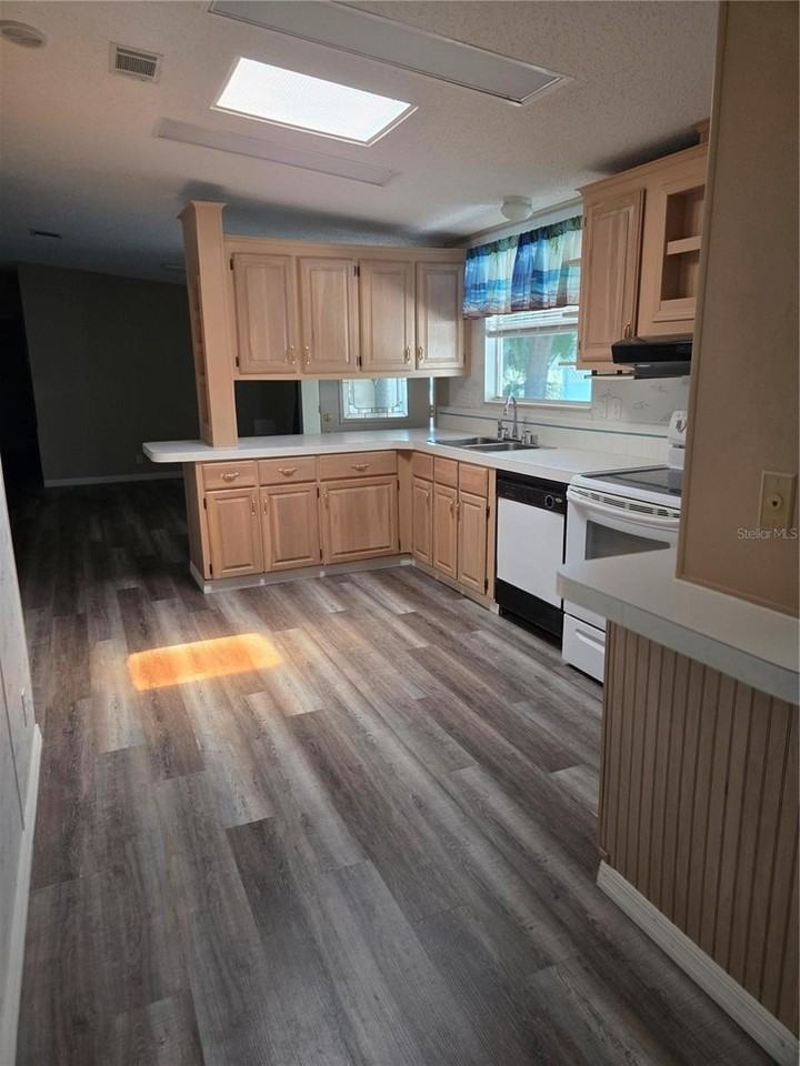 3224 Manatee Rd - Photo 4 of 27