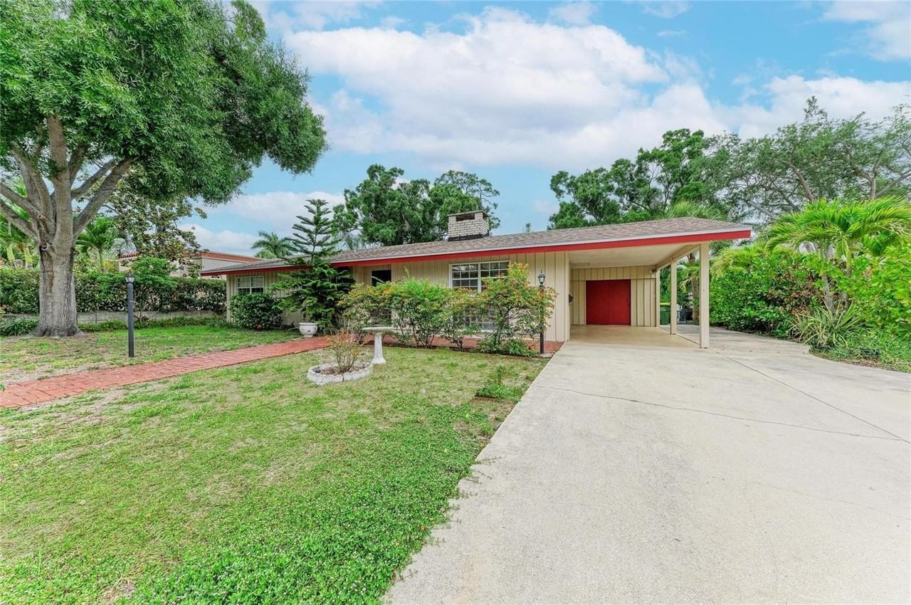 1827 Alta Vista St - Photo 2 of 45