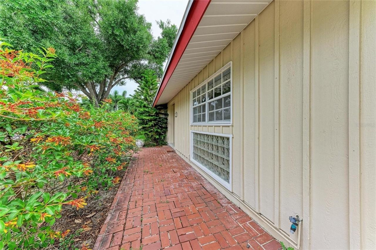 1827 Alta Vista St - Photo 5 of 45