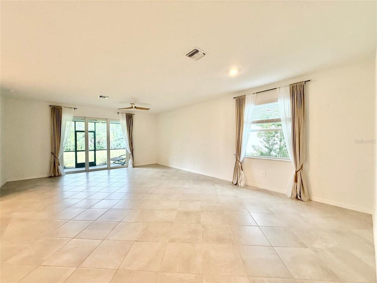 10995 Pinot Dr - Photo 6 of 36