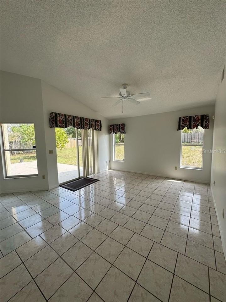 6724 Callie Rd - Photo 4 of 29