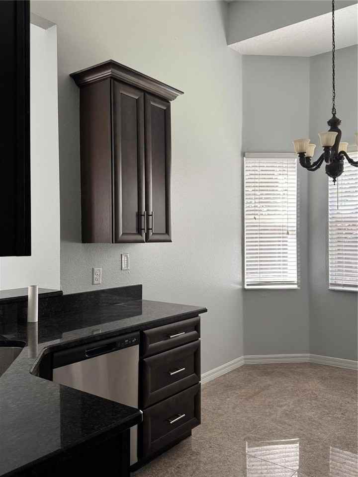 1767 Cambridge Village Ct - Photo 3 of 17