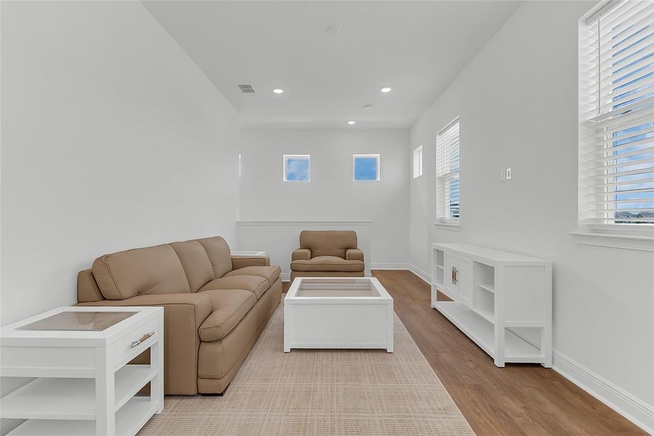 9687 Macbride Dr - Photo 5 of 35