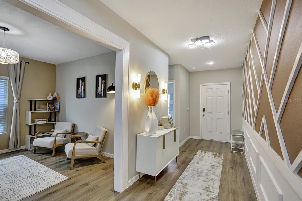 2405 Oakwood Ln - Photo 5 of 31