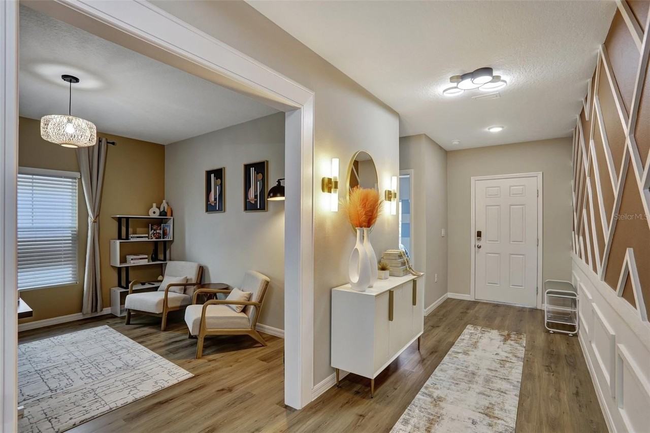 2405 Oakwood Ln - Photo 6 of 31