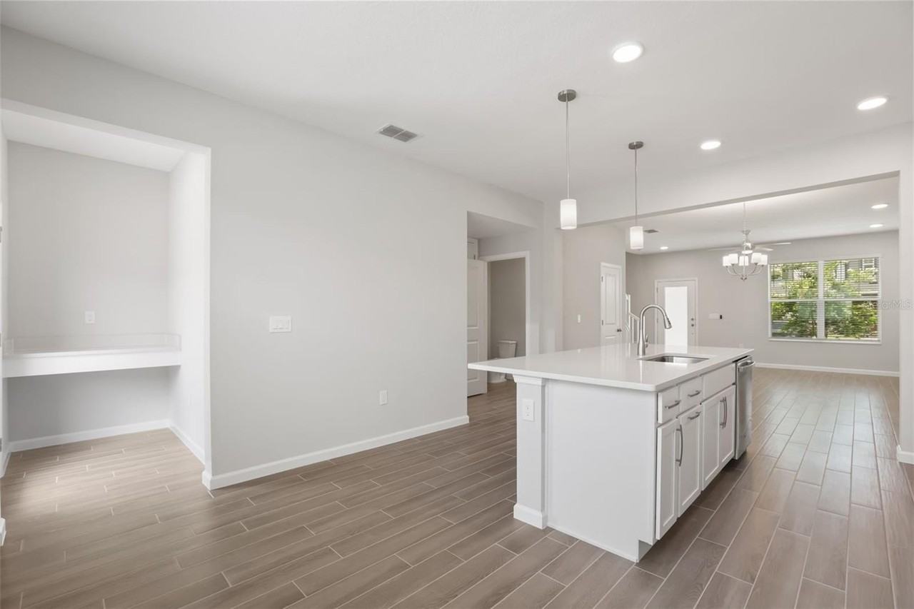 1394 Mount Royal Dr - Photo 6 of 28