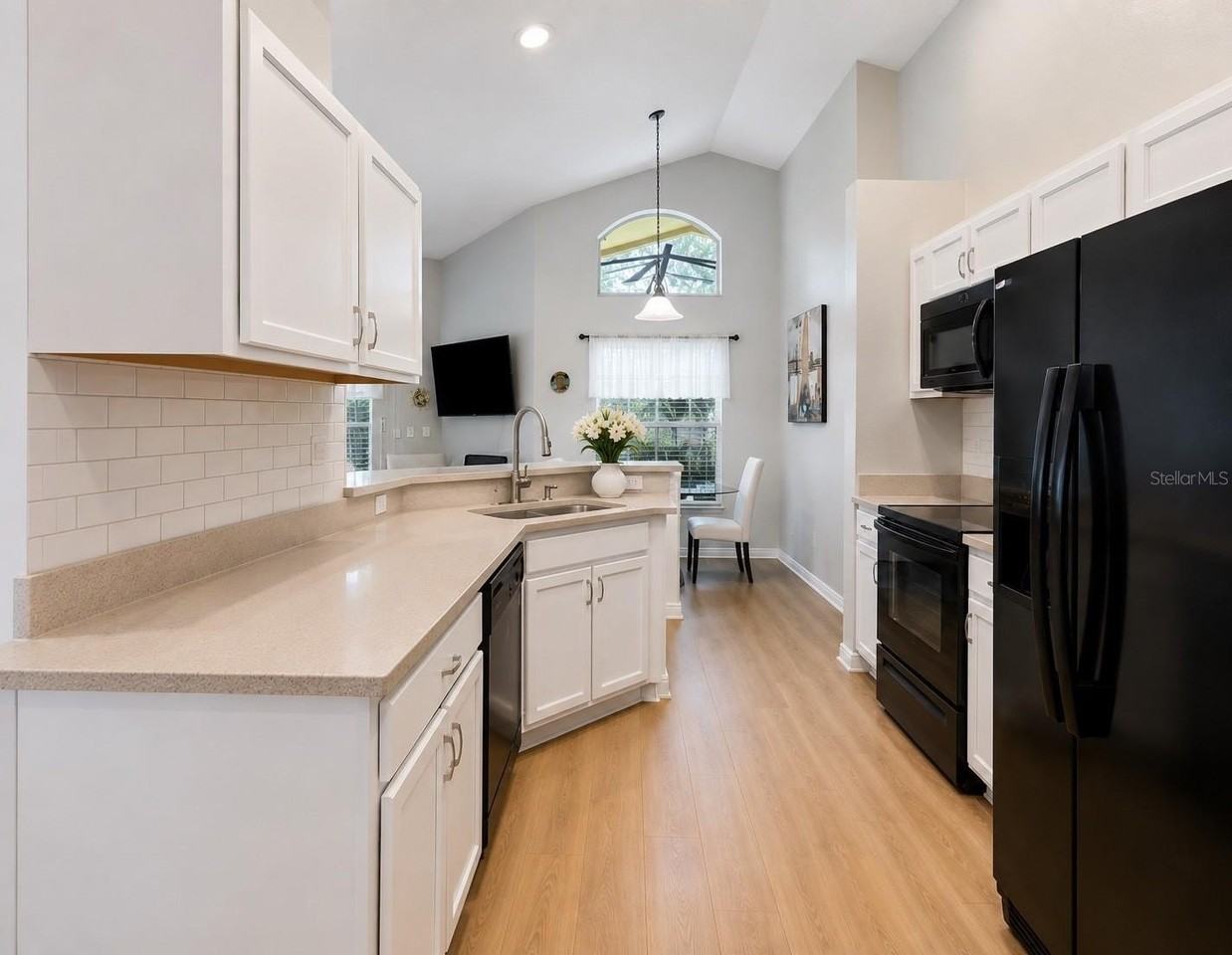 2520 Dharma Cir - Photo 6 of 15