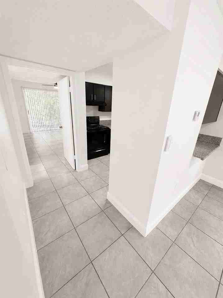 1185 Bentley Rd #4 - Photo 5 of 13