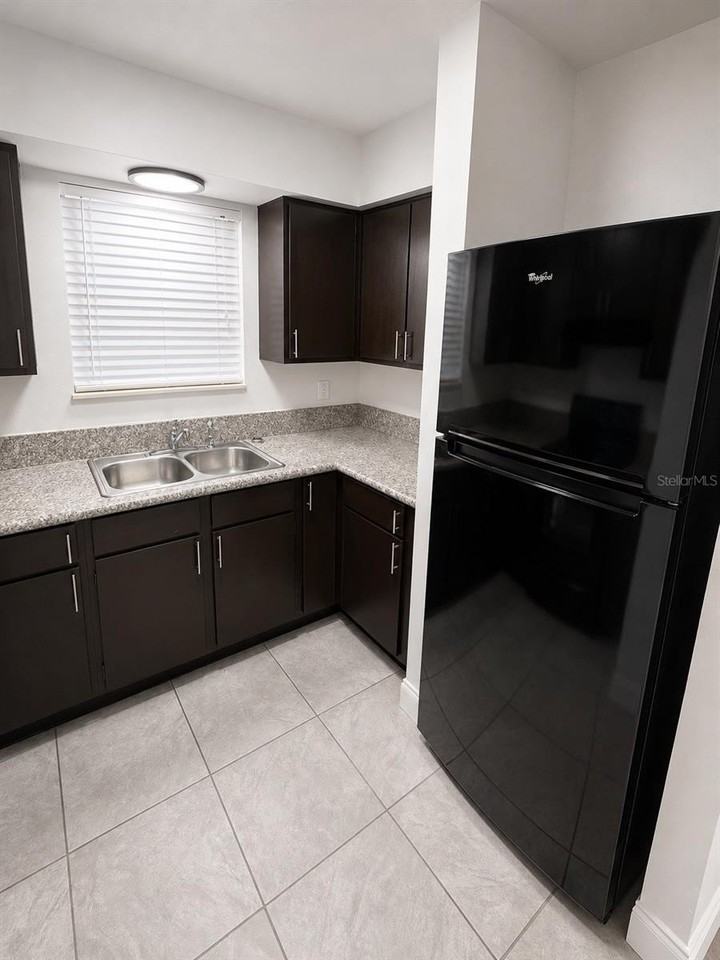 1185 Bentley Rd #4 - Photo 7 of 13