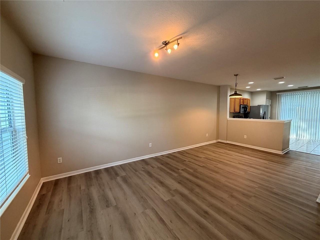 4430 Sw 49th Ave - Photo 6 of 46