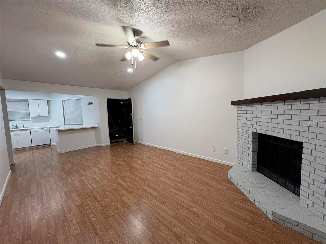 1724 Foxhall Cir #1724 - Photo 3 of 22