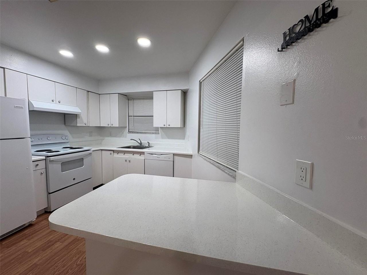 1724 Foxhall Cir #1724 - Photo 4 of 22
