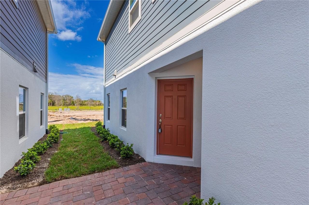 5060 Rain Shadow Dr - Photo 4 of 50