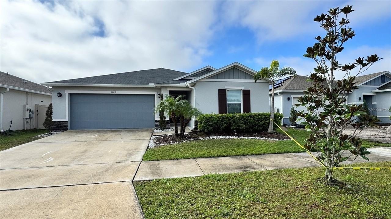 3182 Eagle Hammock Cir - Photo 2 of 12