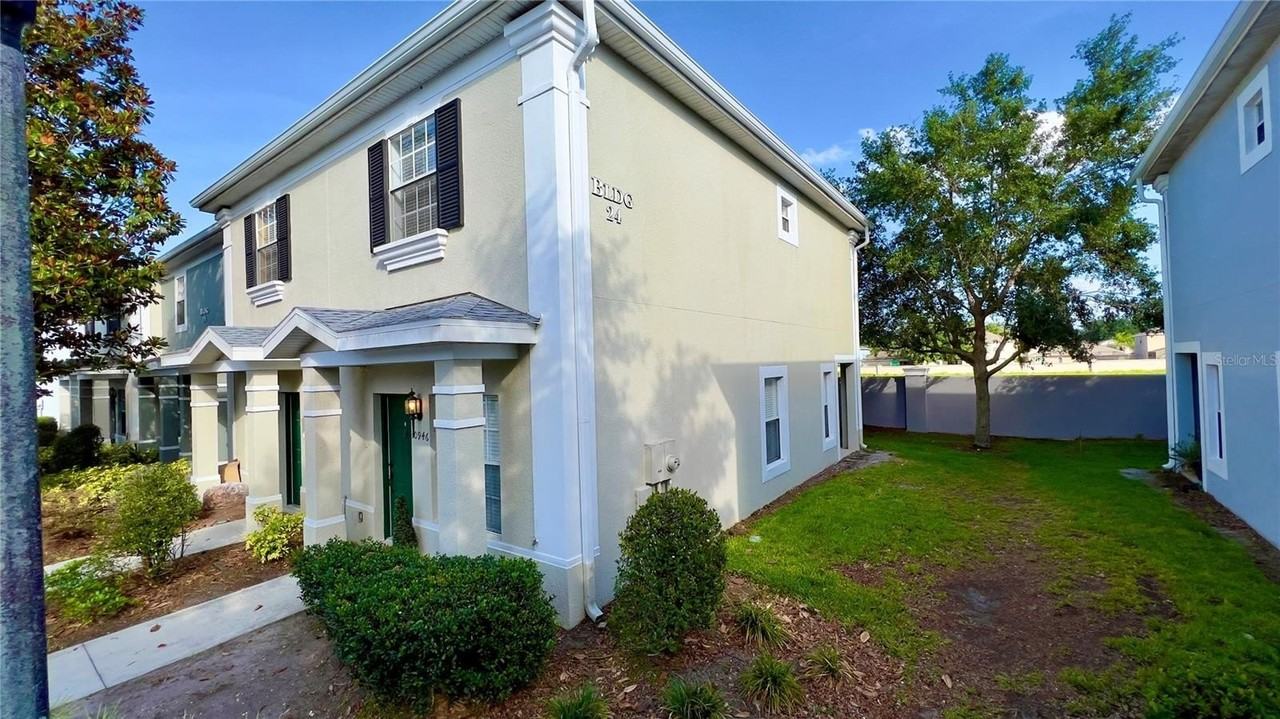 10946 Savannah Wood Dr #147 - Photo 2 of 31