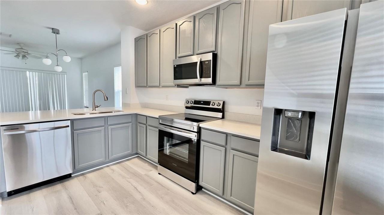 10946 Savannah Wood Dr #147 - Photo 7 of 31