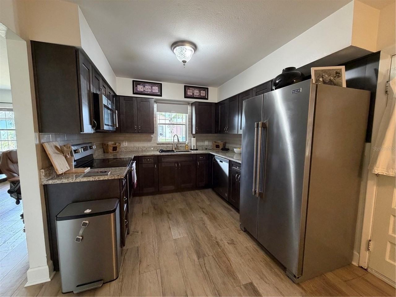 3230 W Saint Conrad St - Photo 2 of 19