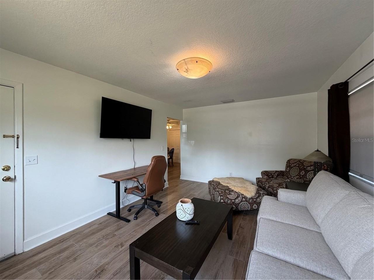 3230 W Saint Conrad St - Photo 6 of 19