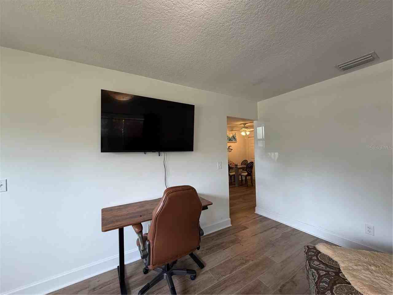 3230 W Saint Conrad St - Photo 7 of 19