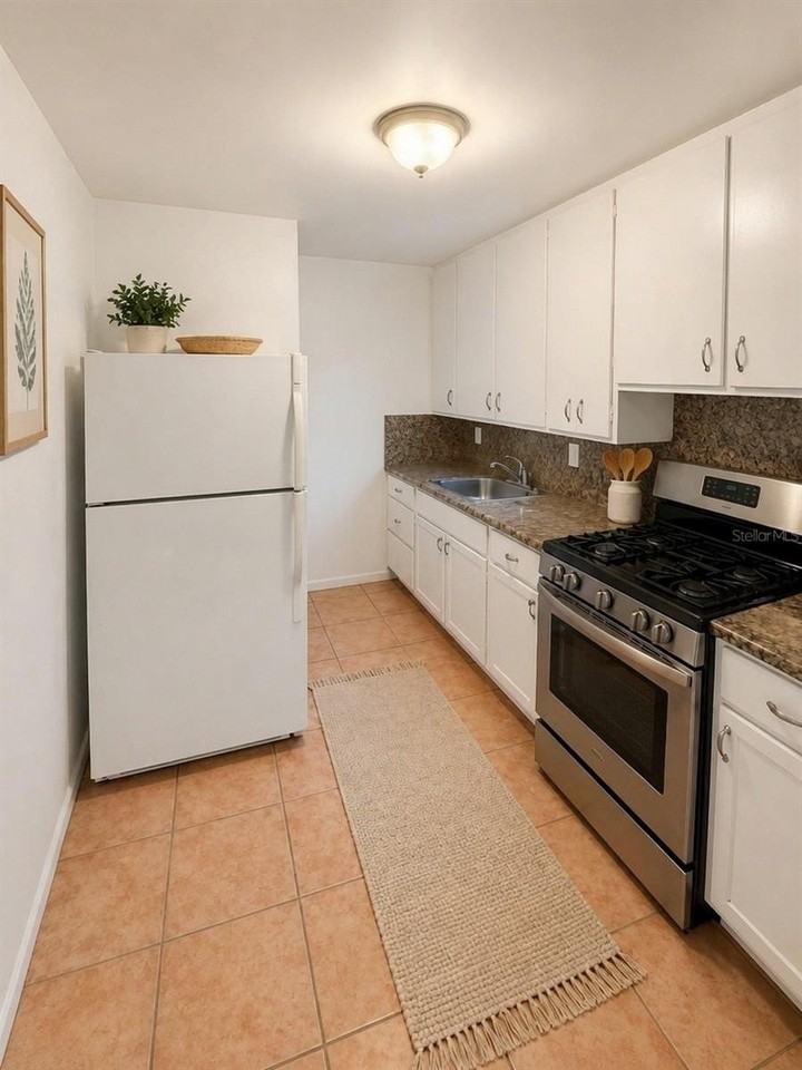 935 17th Ave S - Photo 3 of 13
