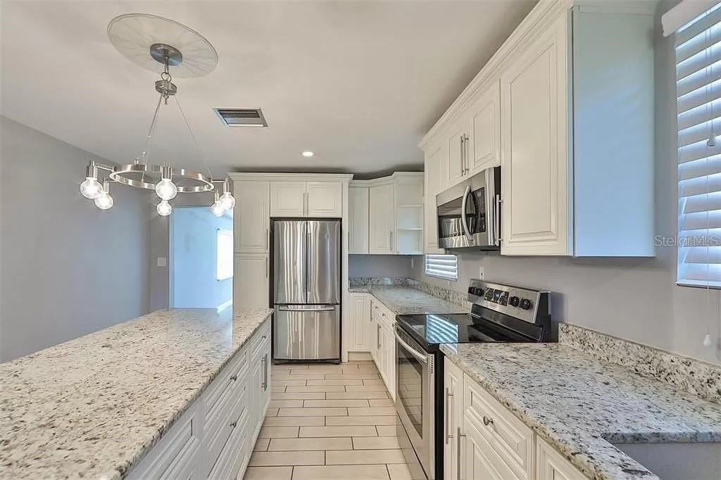3219 W Leroy St - Photo 5 of 21
