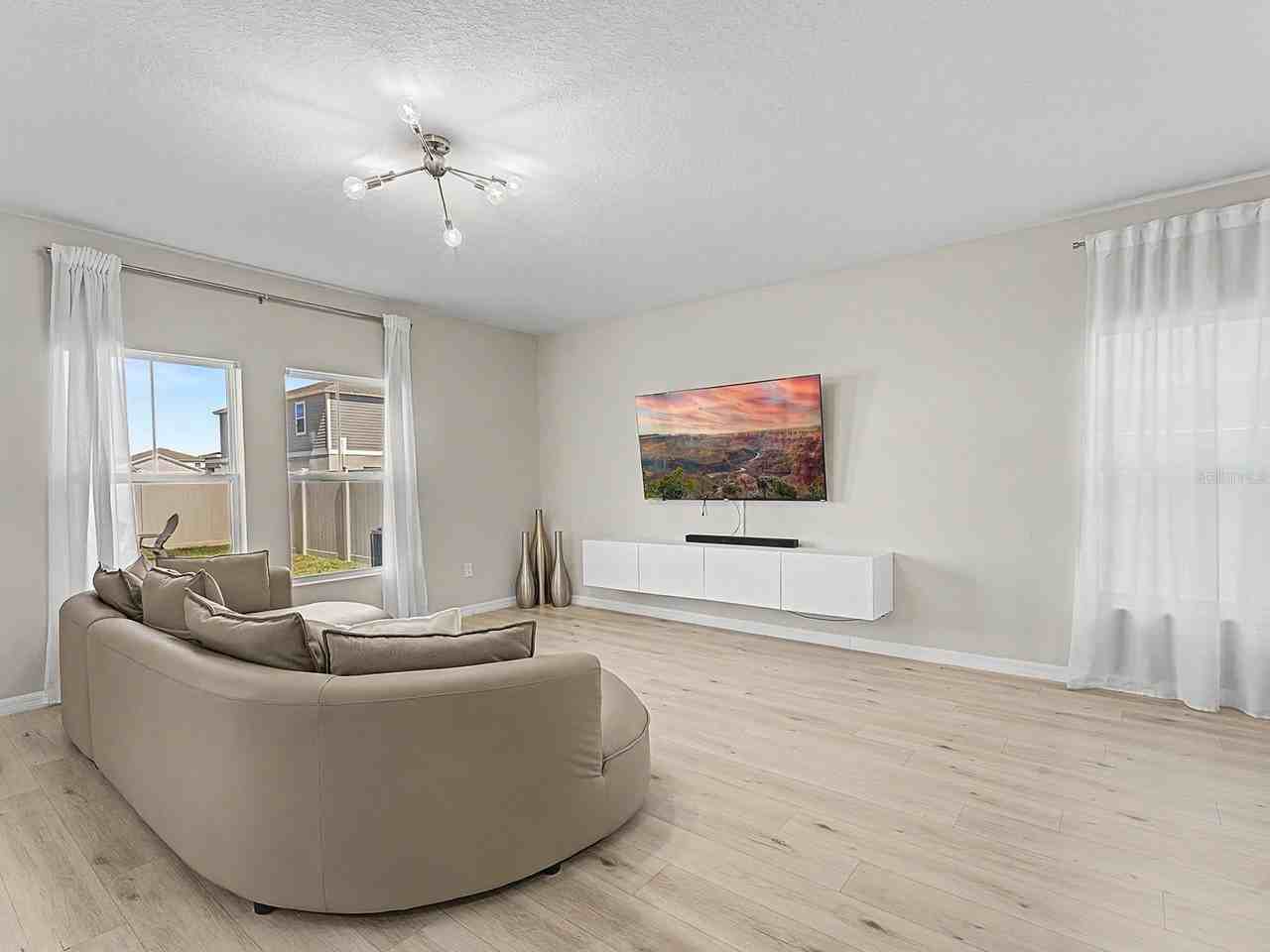 7587 Starflower Way - Photo 6 of 39