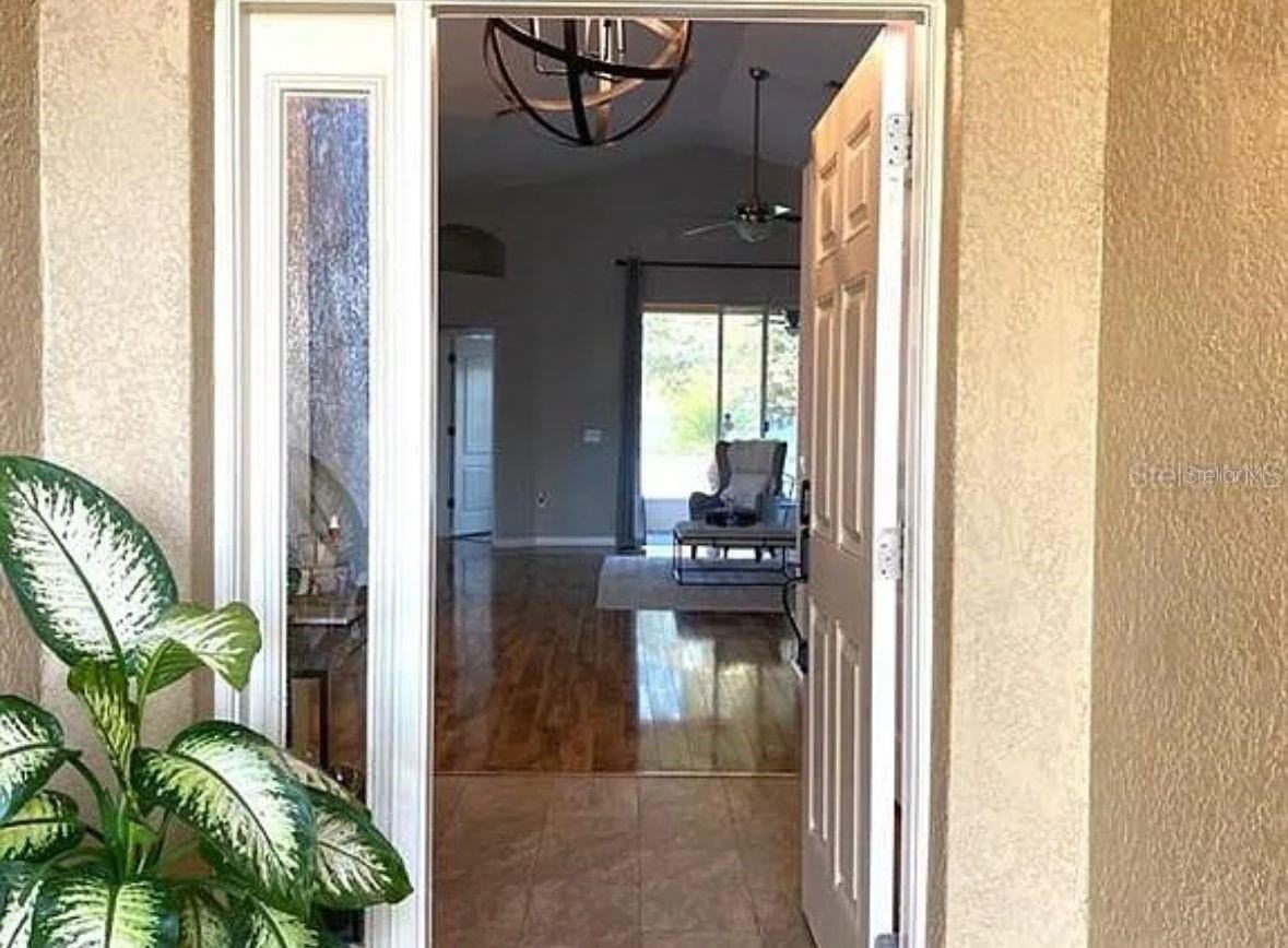 31352 Golden Gate Dr - Photo 2 of 10