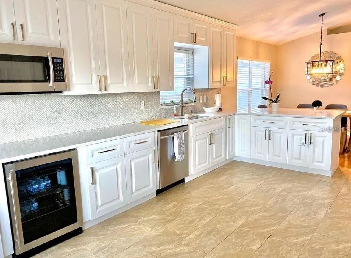 31352 Golden Gate Dr - Photo 4 of 10