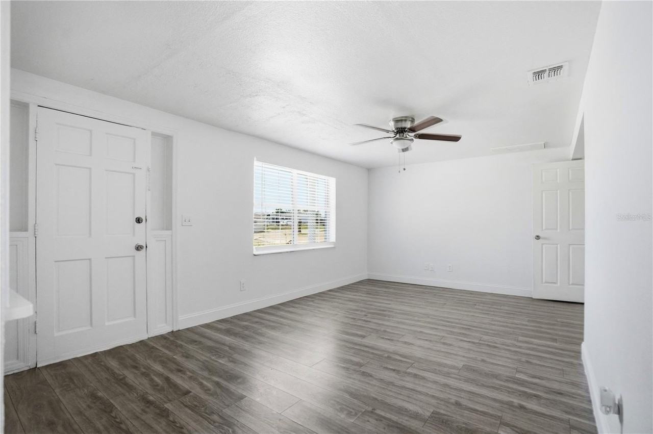 3301 Rosefield Dr - Photo 4 of 49