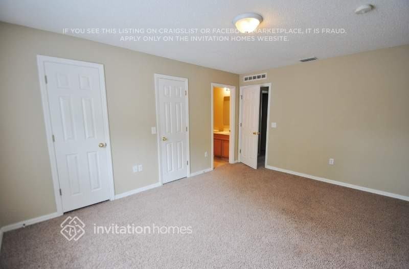 1249 Stonewater Cir - Photo 3 of 6