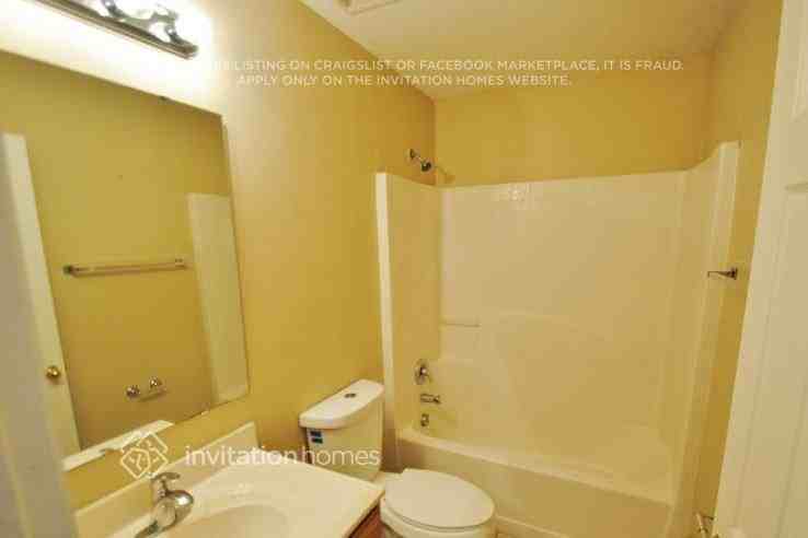 1249 Stonewater Cir - Photo 4 of 6