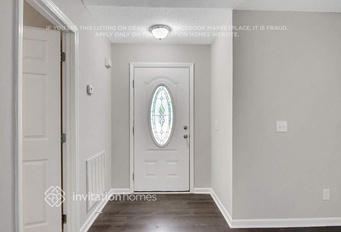 5601 Rudolph Ct - Photo 4 of 27