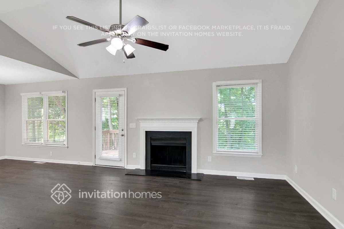5601 Rudolph Ct - Photo 5 of 27