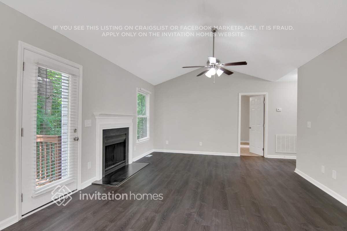 5601 Rudolph Ct - Photo 6 of 27