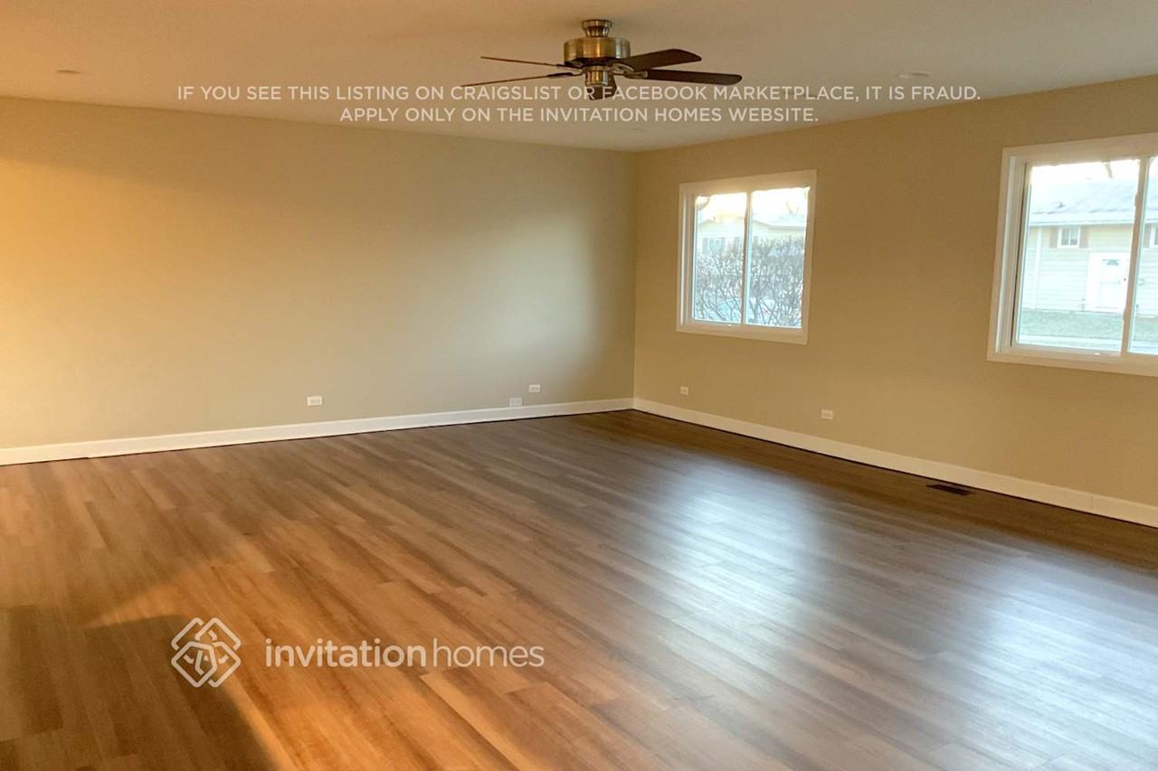 5192 Greentree Rd - Photo 4 of 12